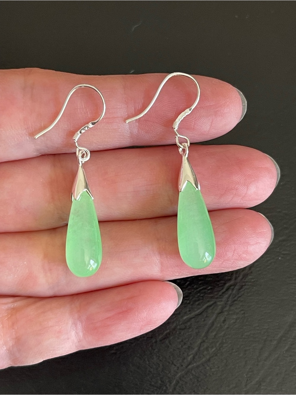 New silver plated Green jade Teardrop Dangle Earrings.
